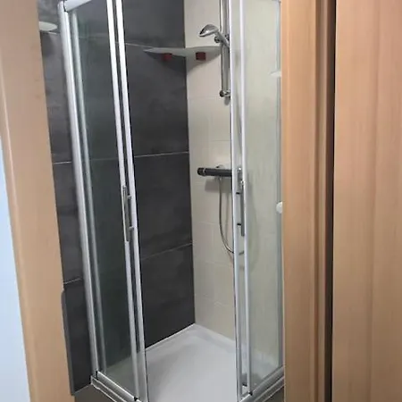 Appartement Stijlvol In Hartje Vlak Bij Het En De Winkelstraat - 6p *