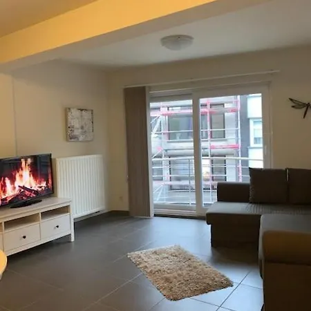 Stijlvol In Hartje Vlak Bij Het En De Winkelstraat - 6p * Ostend
