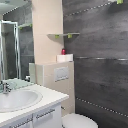 Stijlvol In Hartje Vlak Bij Het En De Winkelstraat - 6p * Oostende