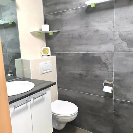 Stijlvol In Hartje Vlak Bij Het En De Winkelstraat - 6p Apartment